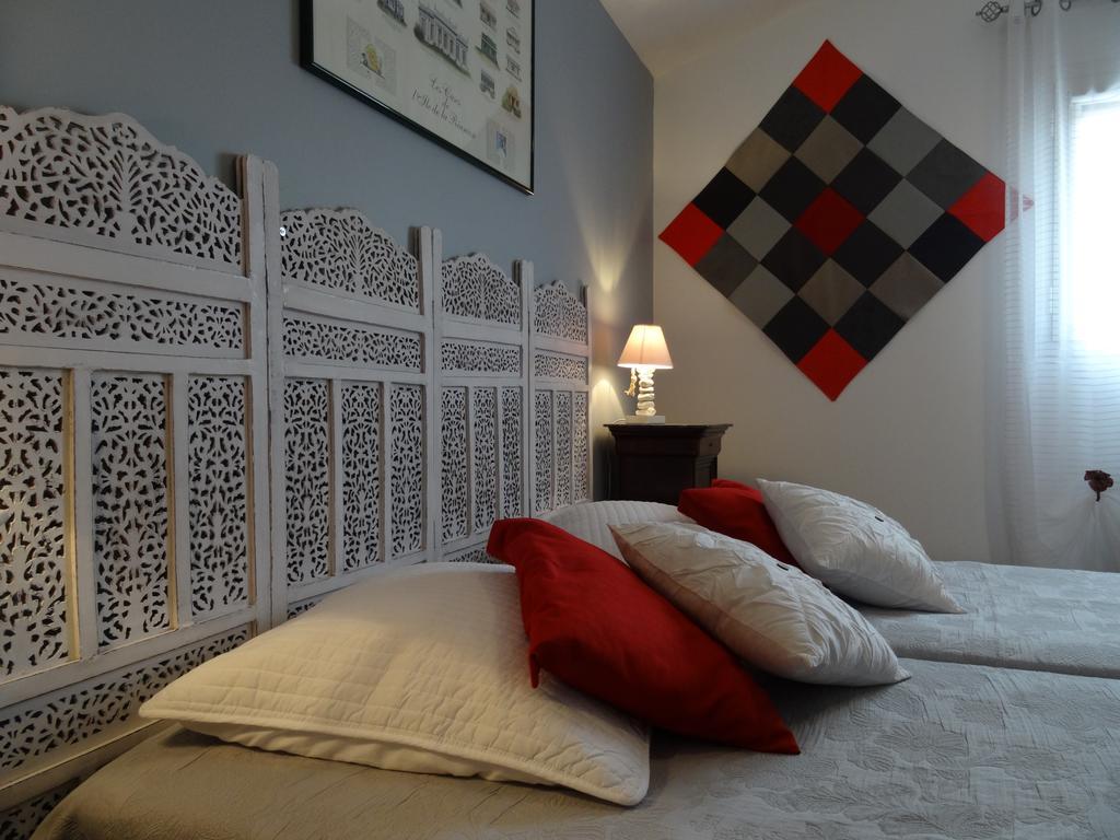 Une Chambre En Ville Savigneux  Номер фото